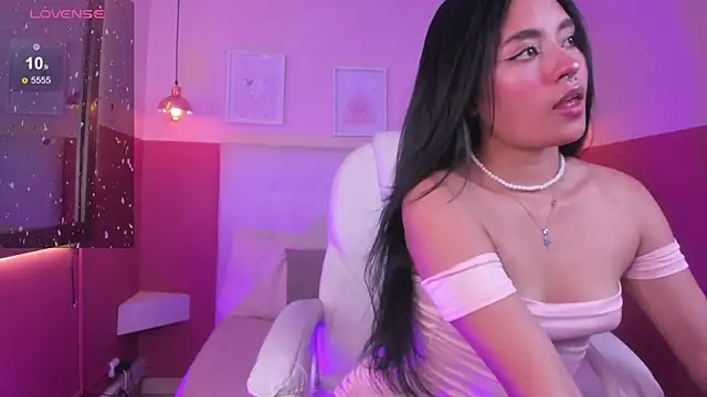 Chloe fischer  online show from 01-22-25, 08:28