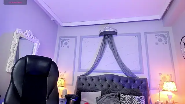 Chloe fischer  online show from 01-23-25, 02:17