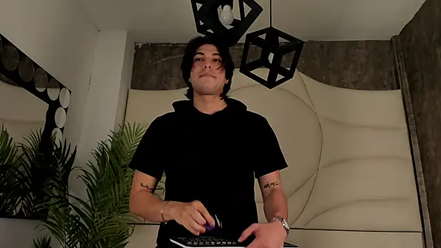 Karimferrer online show from 10-17-25, 07:27