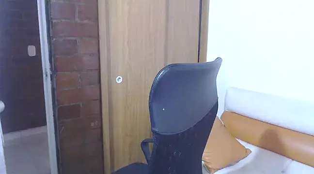 Snapshot of sweet_paula02 chatting on 02-18-25, 05:53 sweet paula02 online show from 02-18-25, 05:53
