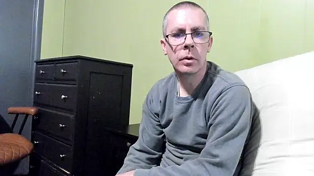 ImportantEquator0 online show from 10-15-25, 03:45