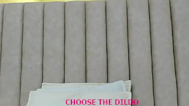 FreyaMoller online show from 09-19-25, 07:47