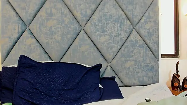 FreyaMoller online show from 01-13-26, 01:49