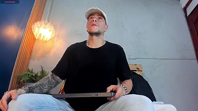 Snapshot of french_sexx chatting on 01-15-25, 01:23 french sexx online show from 01-15-25, 01:23