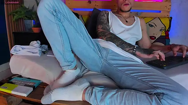 Snapshot of french_sexx chatting on 01-21-25, 05:05 french sexx online show from 01-21-25, 05:05