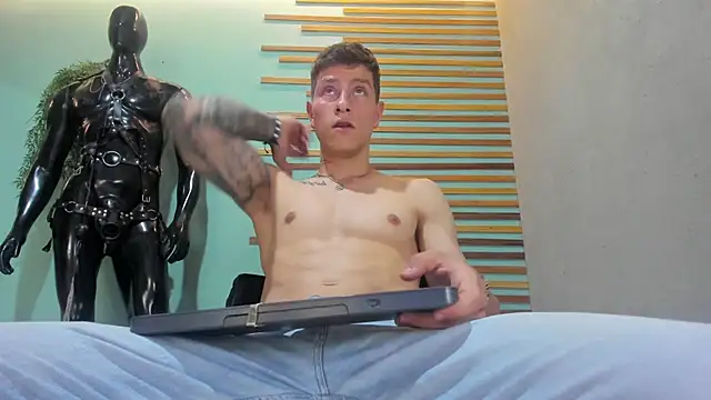 Snapshot of french_sexx chatting on 03-04-25, 07:32 french sexx online show from 03-04-25, 07:32