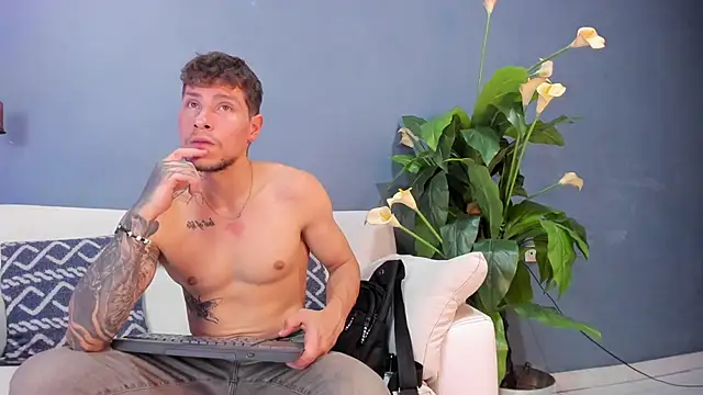 Snapshot of french_sexx chatting on 10-03-25, 01:24 french sexx online show from 10-03-25, 01:24