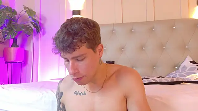 Snapshot of french_sexx chatting on 10-16-25, 08:32 french sexx online show from 10-16-25, 08:32