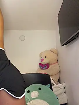 Kimm khalifa online show from 04-03-26, 01:58