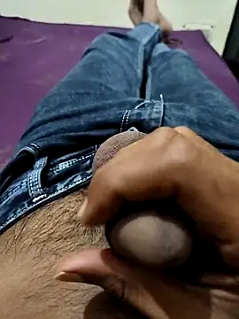 Snapshot of PAWARXX_0 chatting on 10-11-25, 05:11 PAWARXX 0 online show from 10-11-25, 05:11