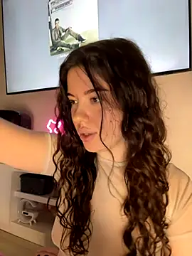 Kimi Ass online show from 10-28-25, 01:25