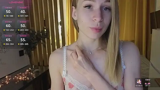 Snapshot of Elis_Fox chatting on 10-17-25, 07:55 Elis Fox online show from 10-17-25, 07:55