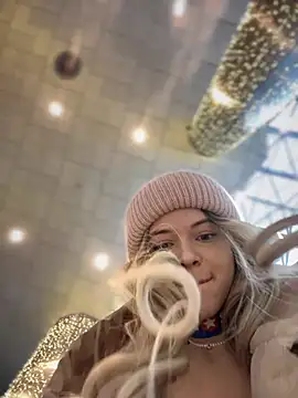 Times  Square online show from 12-22-24, 09:11