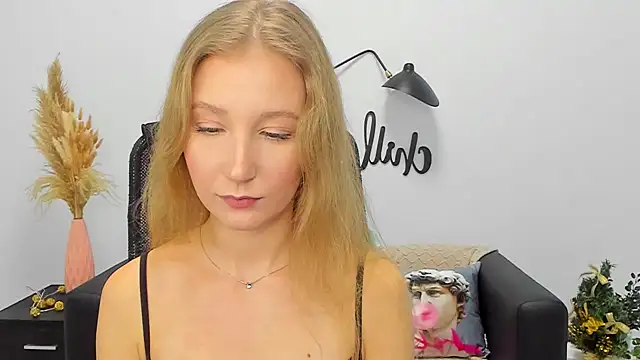 LolaWilsons online show from 01-03-25, 07:27