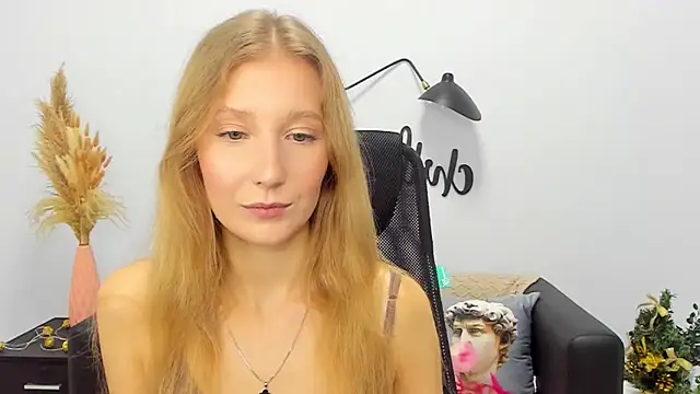 LolaWilsons online show from 01-09-25, 01:45