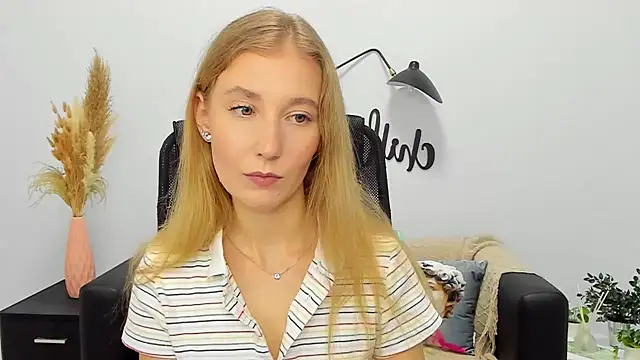 LolaWilsons online show from 01-11-25, 11:23