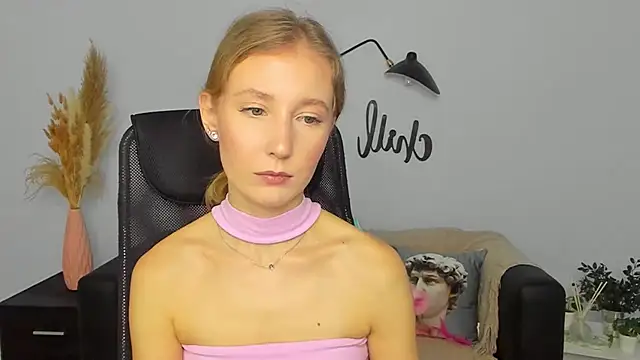 LolaWilsons online show from 01-15-25, 10:06