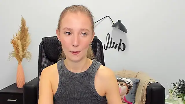 LolaWilsons online show from 01-30-25, 12:37