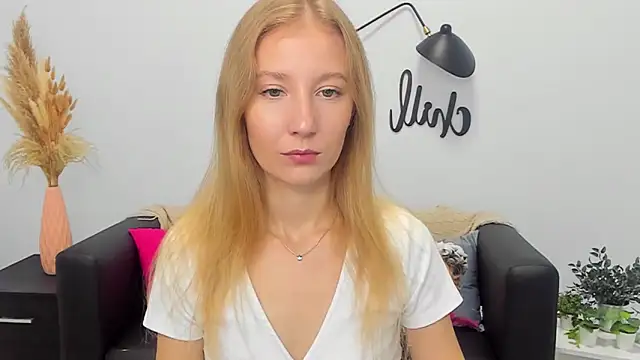 LolaWilsons online show from 09-19-25, 06:15