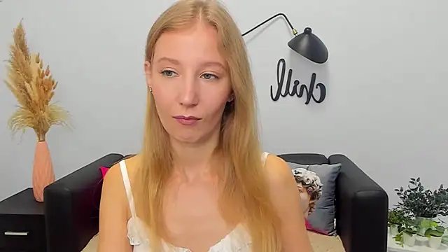 LolaWilsons online show from 09-27-25, 08:19