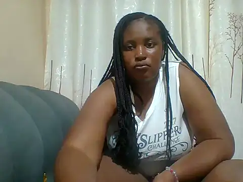 Snapshot of Beauty_beee chatting on 10-22-25, 08:52 Beauty beee online show from 10-22-25, 08:52
