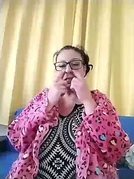 Snapshot of Anais-Te-La-Como chatting on 12-12-24, 11:07 Anais-Te-La-Como online show from 12-12-24, 11:07