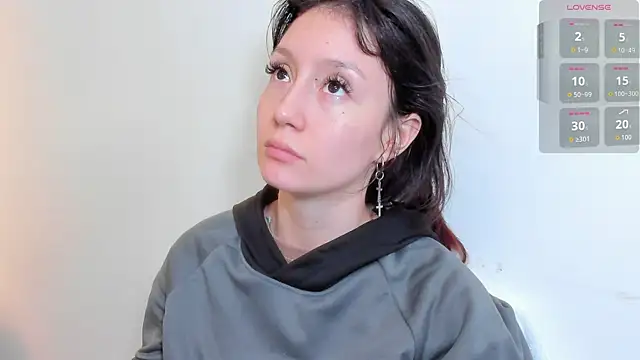 lizzy davis 1 online show from 10-26-25, 04:18