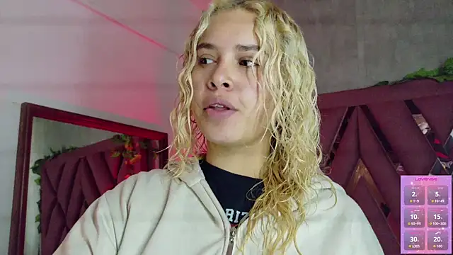 Snapshot of Haelycute chatting on 02-07-26, 12:31 Haelycute online show from 02-07-26, 12:31