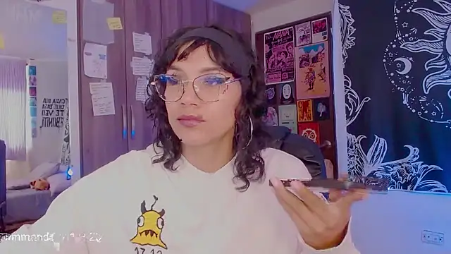 melissahowl online show from 10-14-25, 04:19