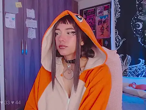 melissahowl online show from 10-31-25, 01:12