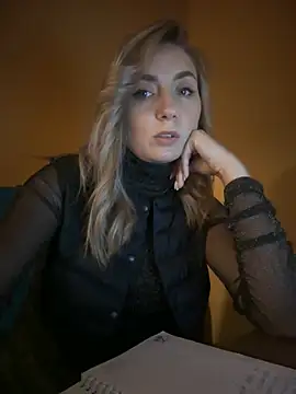 Snapshot of Crazy-Rosa chatting on 01-14-25, 02:53 Crazy-Rosa online show from 01-14-25, 02:53