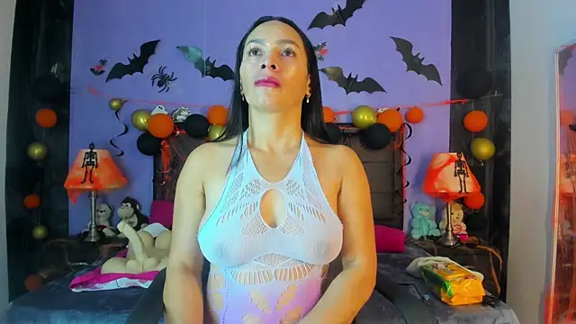 MaduraLuciana online show from 10-25-25, 10:45