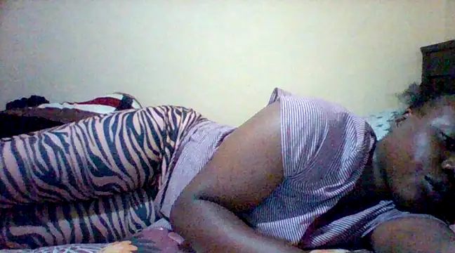 Snapshot of EBONYVANILLA02 chatting on 02-26-25, 08:33 EBONYVANILLA02 online show from 02-26-25, 08:33