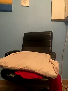 Snapshot of parTy20344 chatting on 11-21-25, 08:13 parTy20344 online show from 11-21-25, 08:13