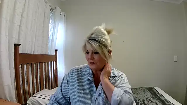 Miahotmilf online show from 01-04-25, 05:58