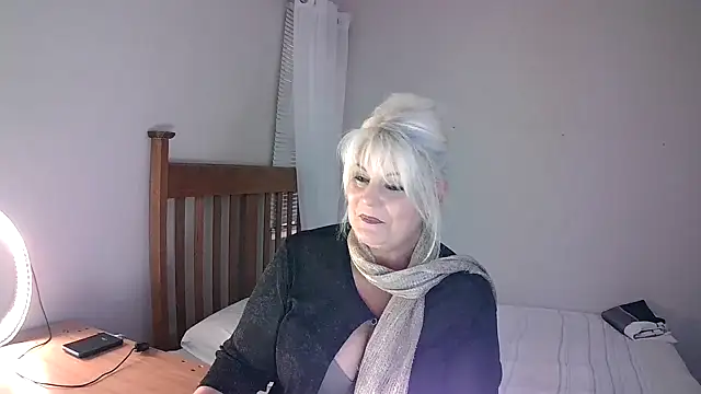 Miahotmilf online show from 02-08-25, 06:01