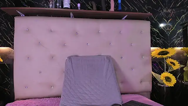 Alexa Smith   online show from 10-08-25, 07:28