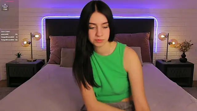 Dina Foxxx online show from 01-30-25, 04:34