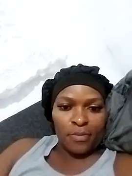 Snapshot of lovelyassbitch chatting on 01-13-25, 08:15 lovelyassbitch online show from 01-13-25, 08:15