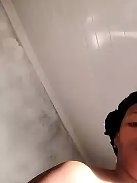 Snapshot of lovelyassbitch chatting on 02-15-25, 06:02 lovelyassbitch online show from 02-15-25, 06:02