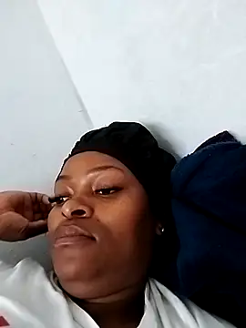 Snapshot of lovelyassbitch chatting on 02-17-25, 11:13 lovelyassbitch online show from 02-17-25, 11:13