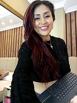 Snapshot of MonicaMoret chatting on 02-05-25, 11:23 MonicaMoret online show from 02-05-25, 11:23