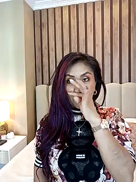 Snapshot of MonicaMoret chatting on 03-18-25, 12:03 MonicaMoret online show from 03-18-25, 12:03