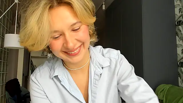 Snapshot of Lilith_lutherlow chatting on 12-21-25, 11:17 Lilith lutherlow online show from 12-21-25, 11:17