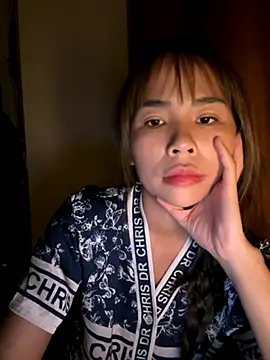 Snapshot of Samsam_567 chatting on 10-14-25, 04:30 Samsam 567 online show from 10-14-25, 04:30
