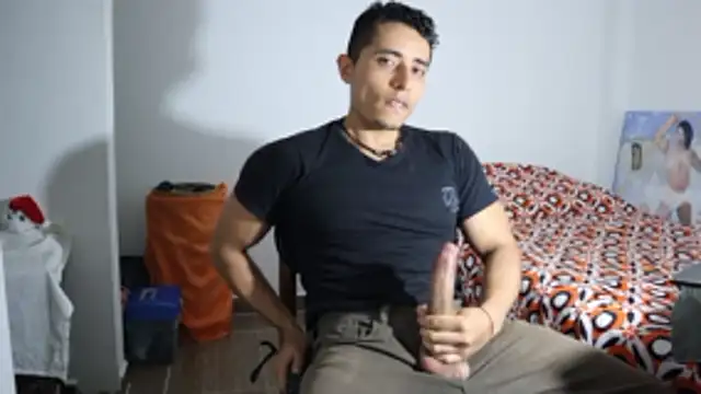 Snapshot of SeanToro chatting on 12-16-25, 04:34 SeanToro online show from 12-16-25, 04:34