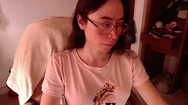 emily pearl  online show from 11-10-25, 08:19