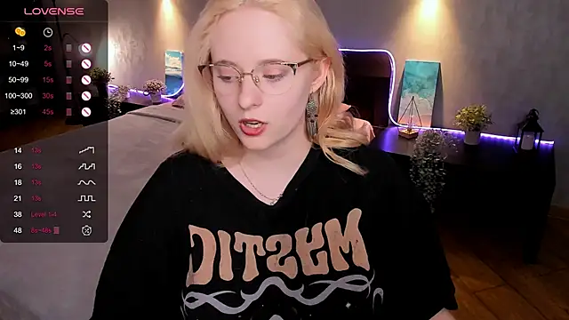 Aemilia  online show from 02-04-25, 09:28