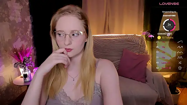 Aemilia  online show from 10-05-25, 06:12