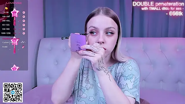 Snapshot of Alice_Halle chatting on 11-06-25, 03:51 Alice Halle online show from 11-06-25, 03:51